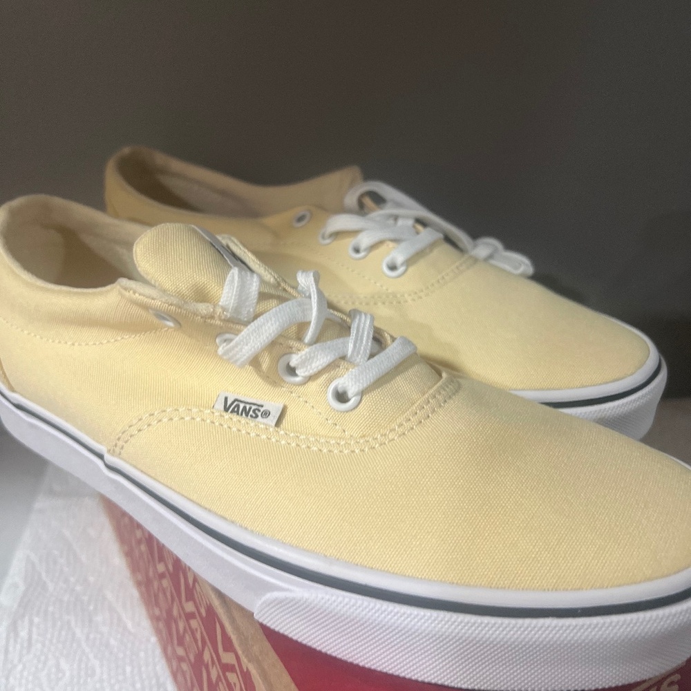 Vans women’s size 9.5 new